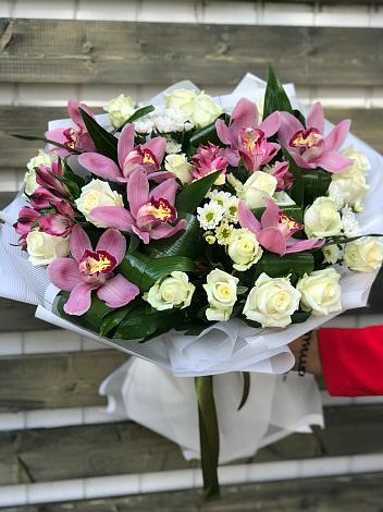 Букет цветов из: Розы и Хризантемы в Софрино