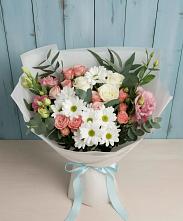 Букет цветов из:  Розы, Лизиантусы и Хризантемы в Софрино