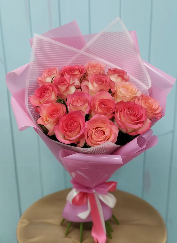 Букет 15 Розовых роз Равель в Софрино