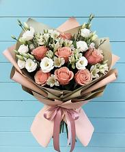 Букет цветов из:  Розы, Альстромерии и Лизиантусы в Софрино