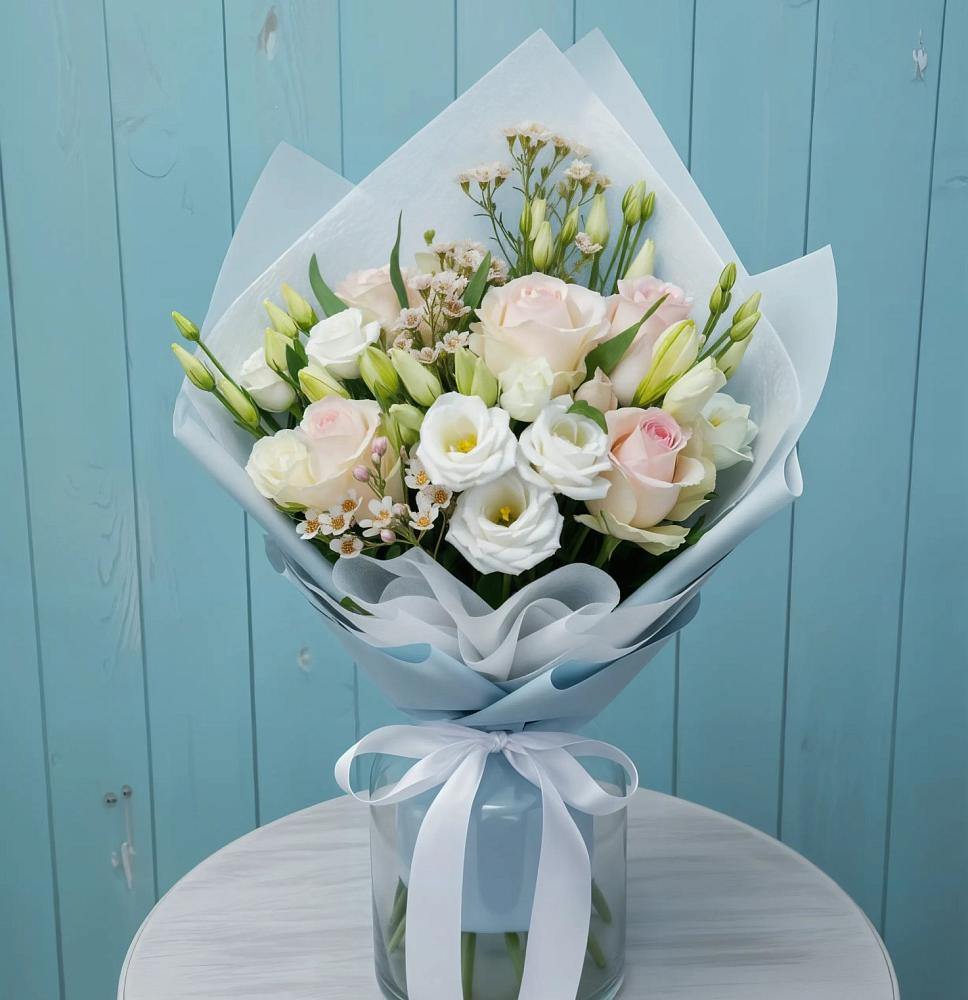 Букет цветов из: Розы и Лизиантусы в Софрино