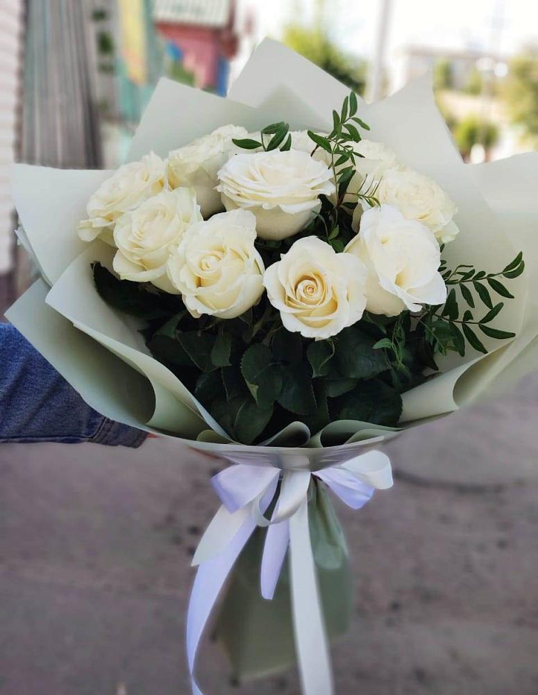 Букет Белые розы Проуд в Софрино