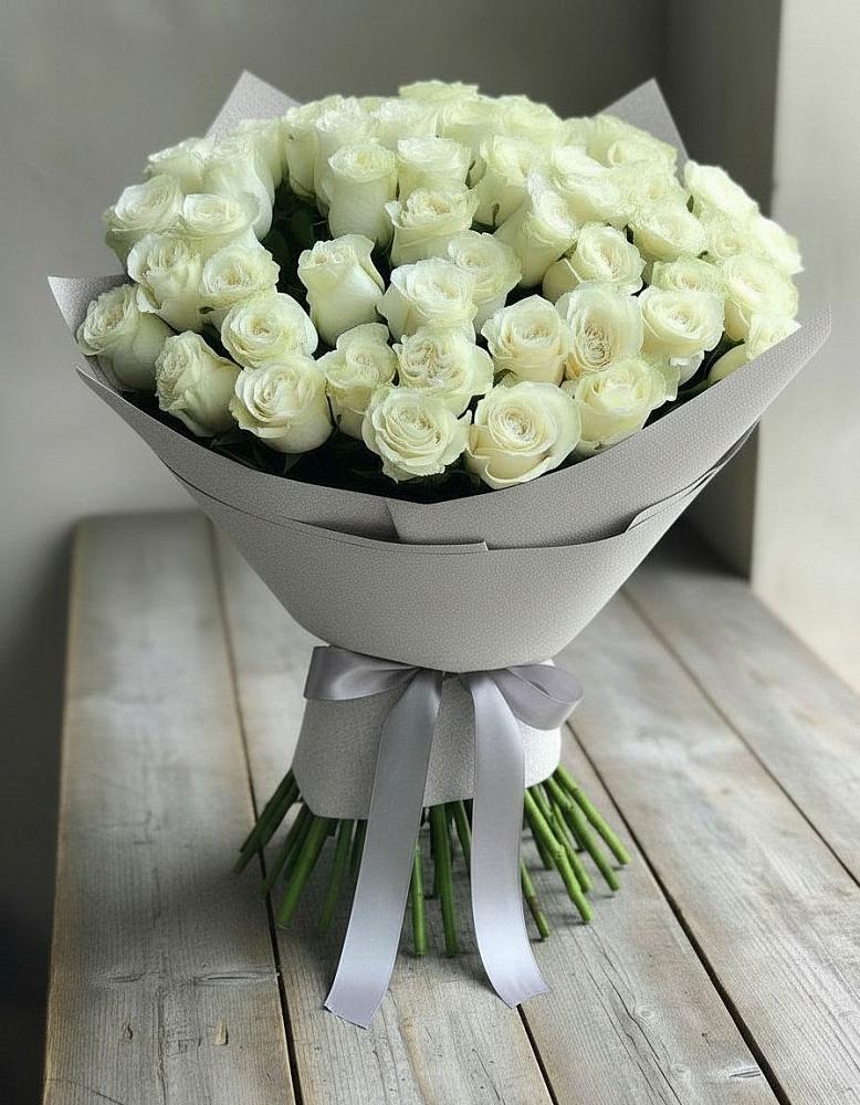Букет 35 Белых роз в Софрино