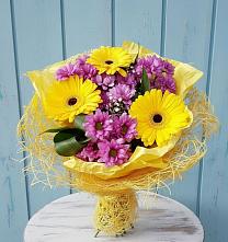 Букет цветов из:  Хризантемы и Герберы в Софрино