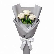 Букет 3 белые розы в Софрино