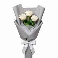 Букет 3 белые розы в Софрино