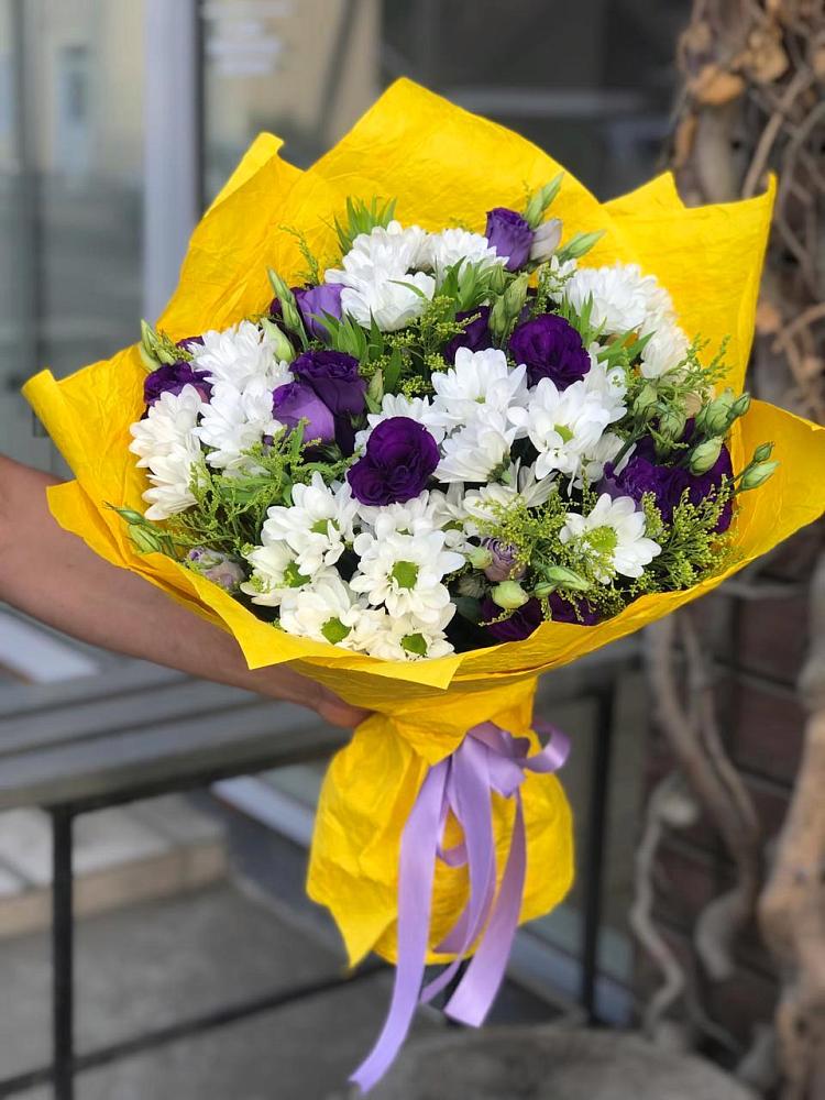 Букет цветов из: Ирисы, Хризантемы и Ромашки в Софрино
