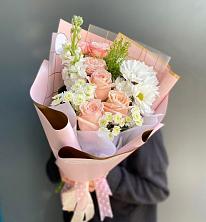 Букет цветов из:  Хризантемы и Розы в Софрино