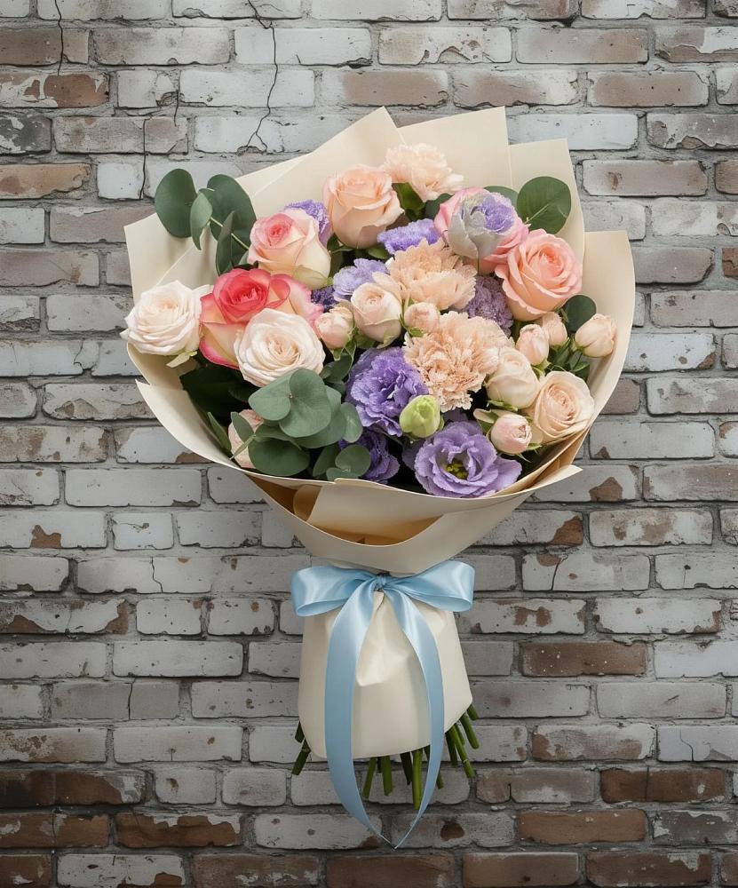 Букет цветов из: Розы, Лизиантусы и Гвоздики в Софрино