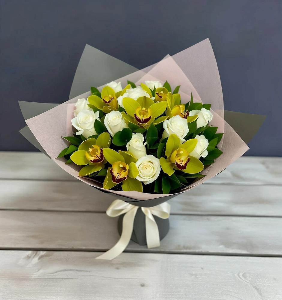 Букет цветов из: Орхидеи и Розы в Софрино