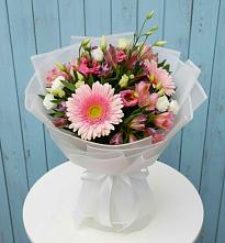 Букет цветов из:  Герберы, Альстромерии и Лизиантусы в Софрино