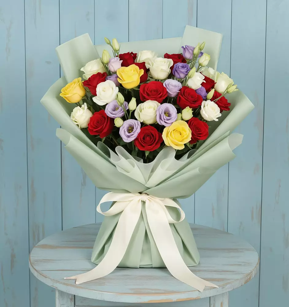 Букет цветов из: Розы в Софрино