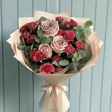 Букет цветов из:  Гвоздики и Розы в Софрино