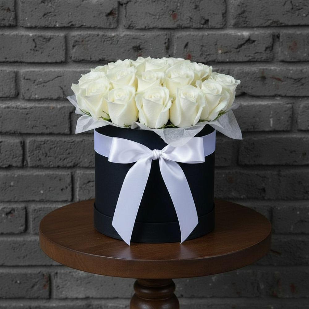 Цветочная композиция из Розы в шляпной коробке в Софрино